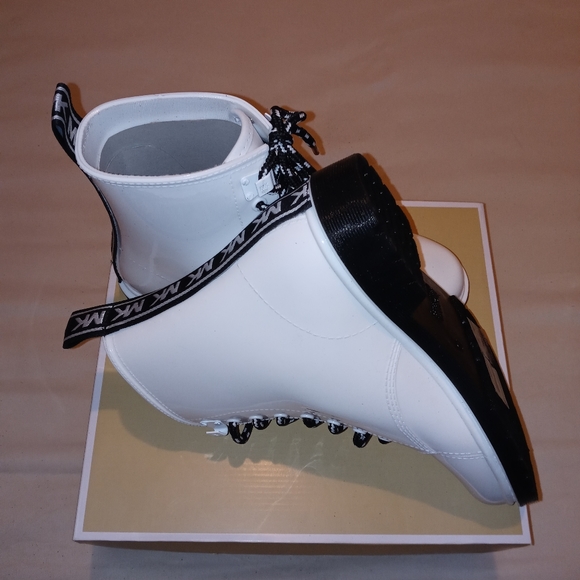 Michael Kors Tavie Rainboot - Picture 7 of 7